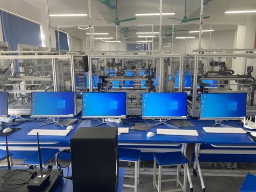 AOC一體機助力賀州學院搭建人工智能未來工廠 創(chuàng)新人工智能應用軟件開發(fā)平臺